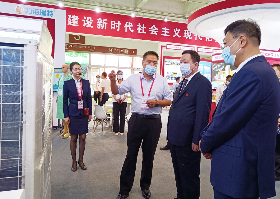 	 山东省长周乃翔莅临第二十八届兰洽会华体买球（中国）瑞特展位指导